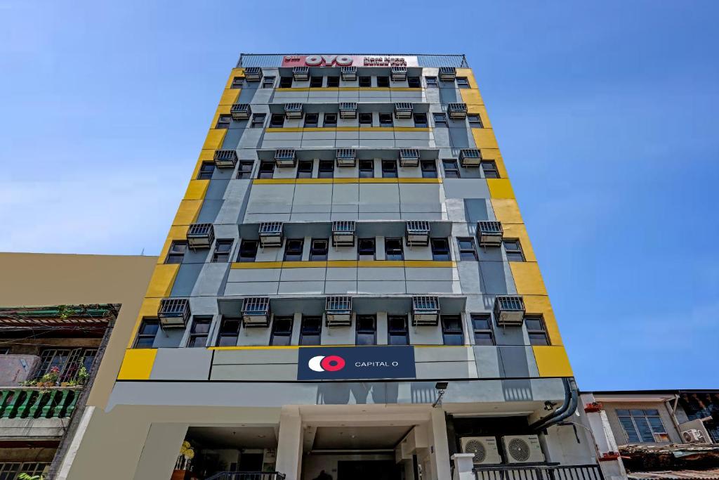 Gallery image of Super OYO Capital O 232 Nest Nano Suites Fort in Manila