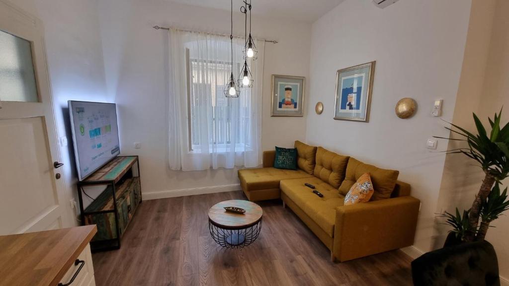 Televízia a/alebo spoločenská miestnosť v ubytovaní Luxury apartment with patio in the heart of Split