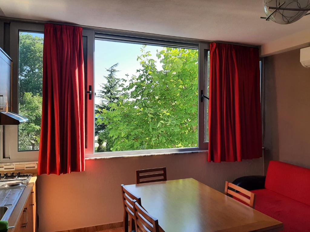 Fotografie z fotogalerie ubytování Elio's Holiday Home v destinaci Pogradec