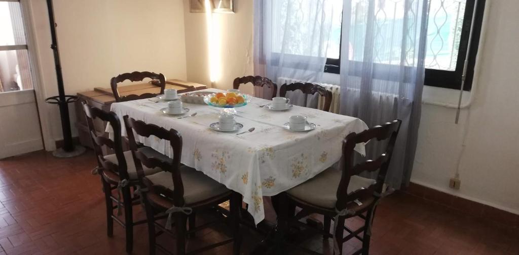 Zdjęcie z galerii obiektu Maison familiale Jardin parking, 10 min plage, 1* w mieście Saint-Cyr-sur-Mer