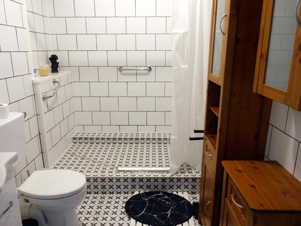 A bathroom at Wagner Apartman Tata