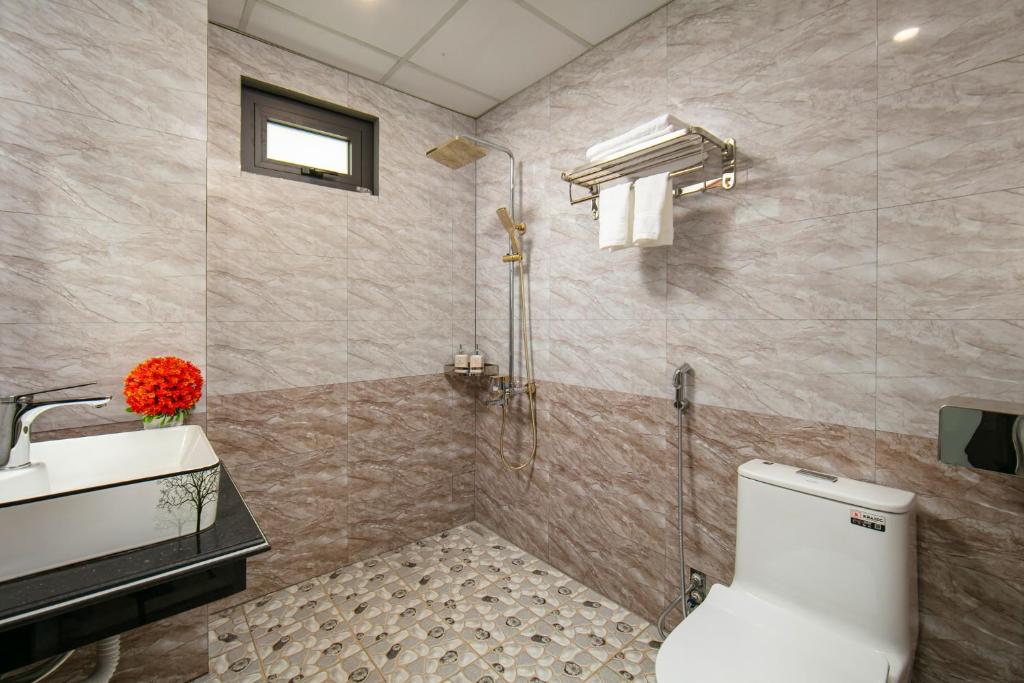 Koupelna v ubytování Hanoi Airport Suites Hostel & Travel