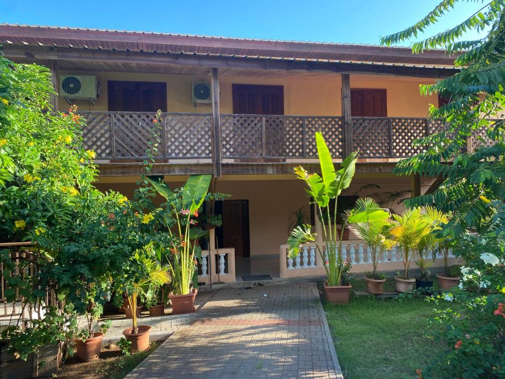 Un jardín fuera de HÊCHÉLOGE