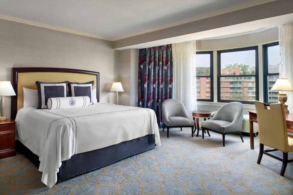 Omni Shoreham Hotel - Deluxe Room 1 King Bed