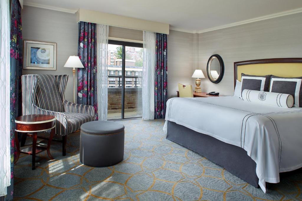 Omni Shoreham Hotel - ADA Deluxe Room 1 King Bed
