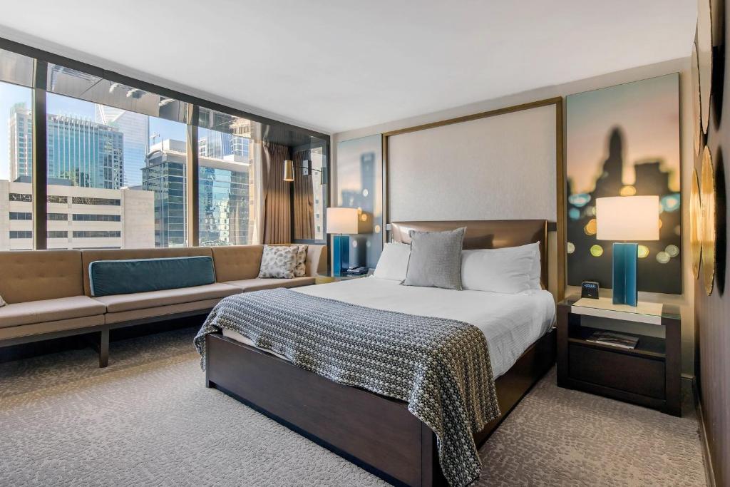 Omni Charlotte Hotel - Deluxe Kamer - 1 Kingsize Bed