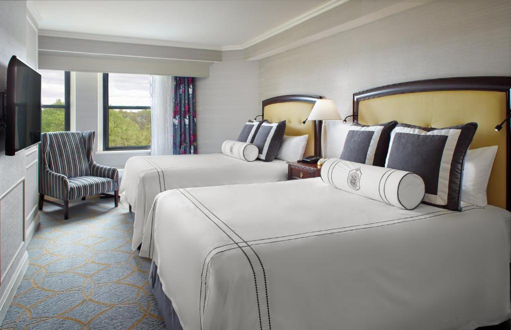 Omni Shoreham Hotel - 