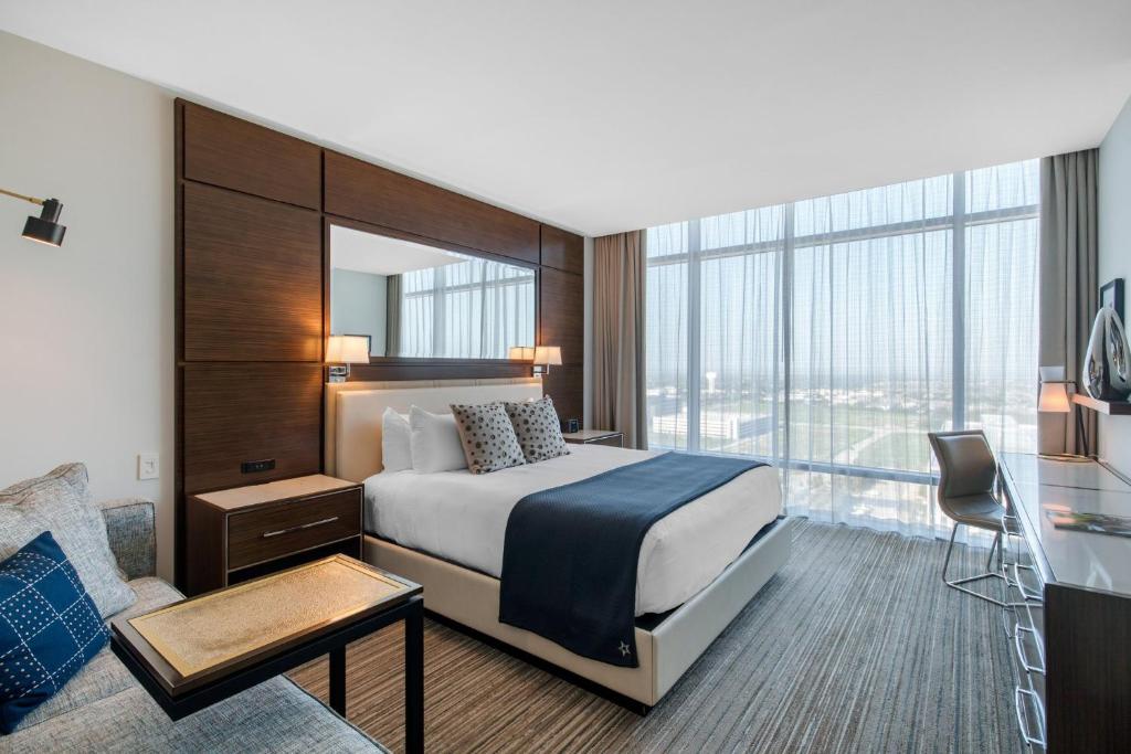 Omni Frisco at The Star - Deluxe King Room