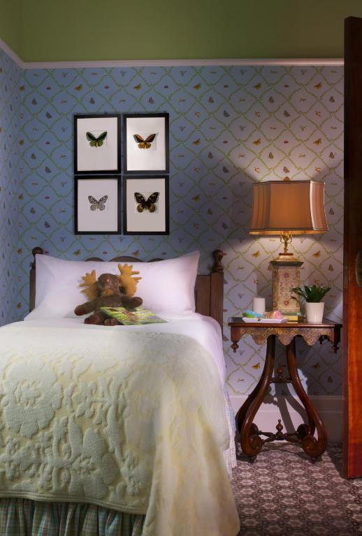Omni Mount Washington Resort & Spa - Luxury Family Suite-1 King & 2 Twin Beds
