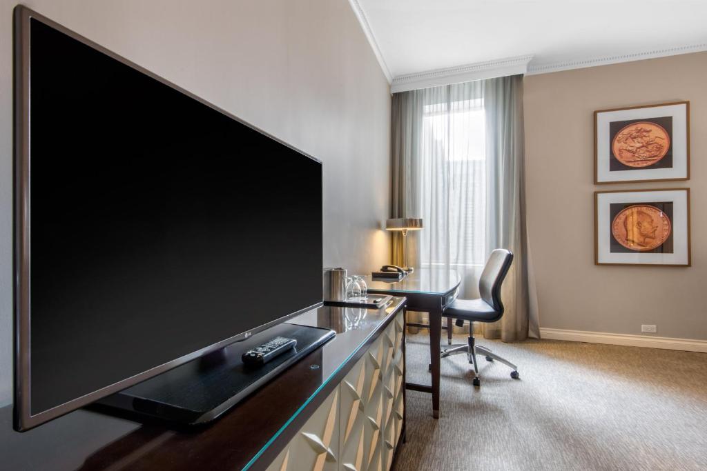 The Omni King Edward Hotel photo