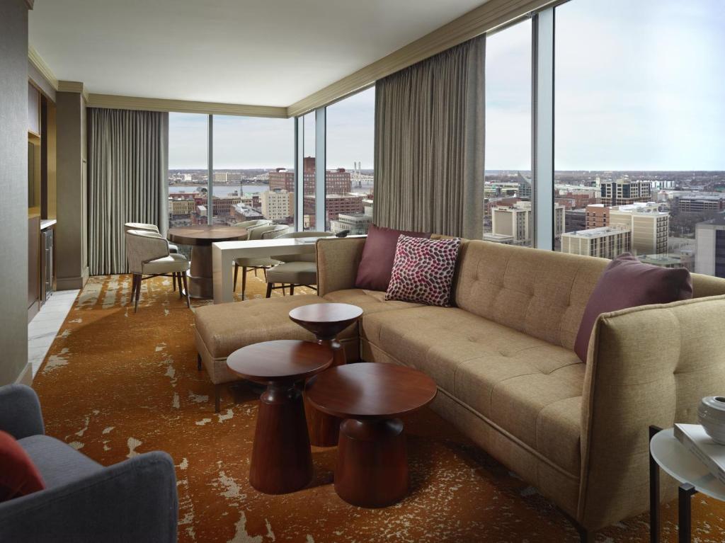 Omni Louisville Hotel - 