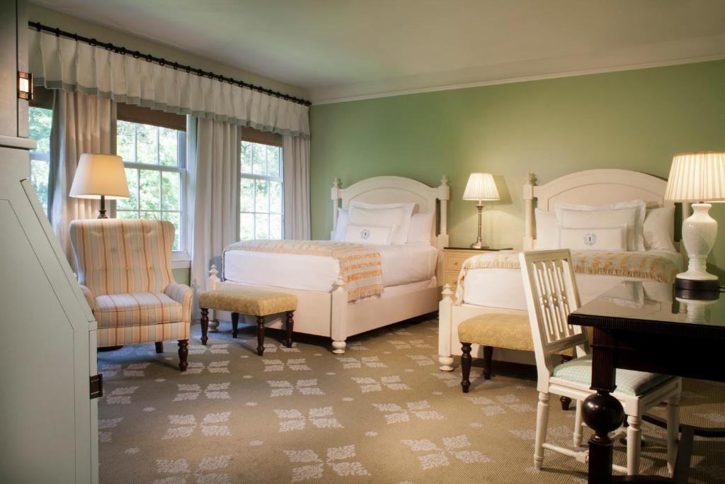 Omni Bedford Springs Resort & Spa - ADA传统房间-2张双人床淋浴