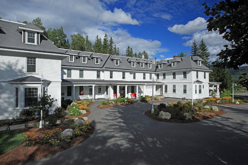 Gallery image of Omni Bretton Arms Inn at Mount Washington Resort in Bretton Woods
