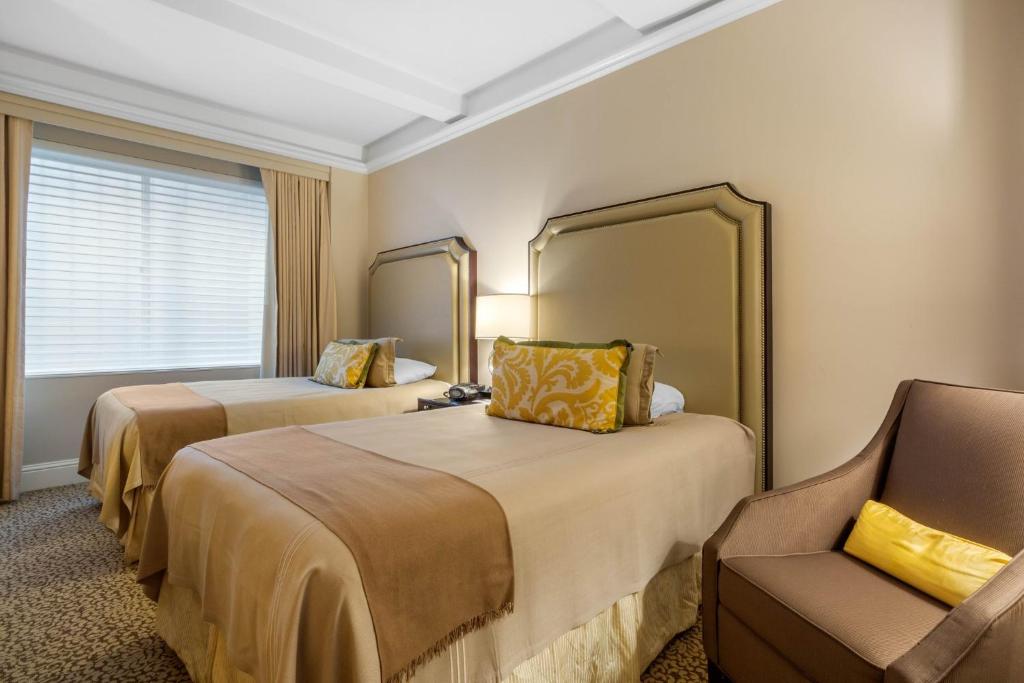 Omni Berkshire Place - Deluxe Double Room With Two Double Beds