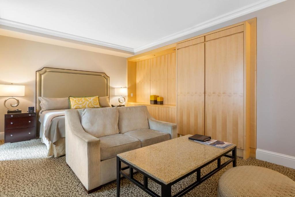 Omni Berkshire Place - Premier Executive - 1 King With Terrace