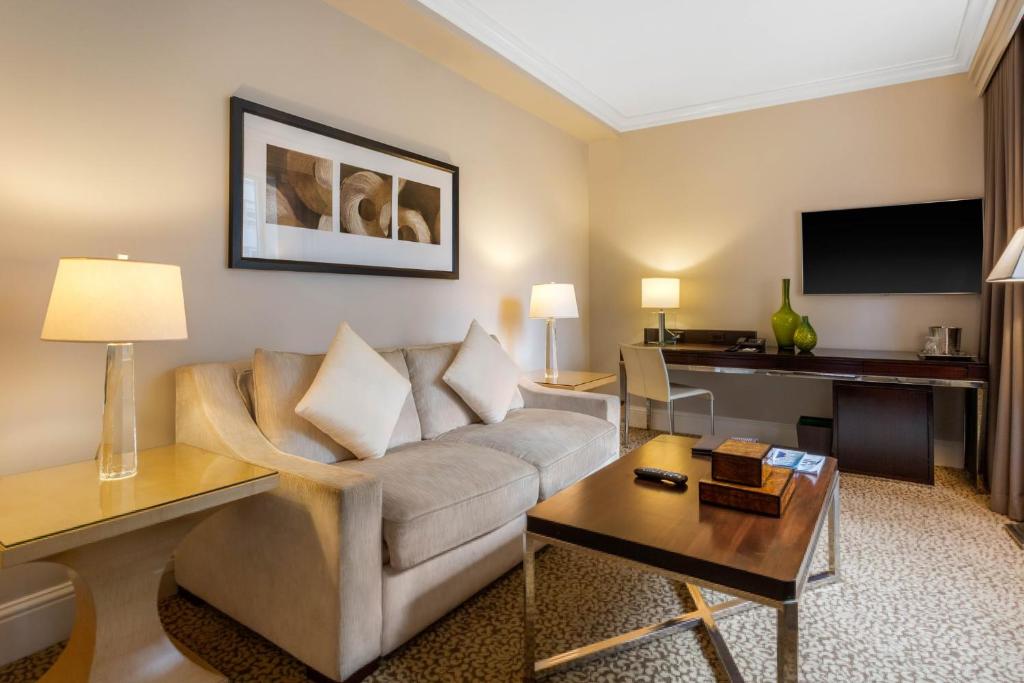 Omni Berkshire Place - 