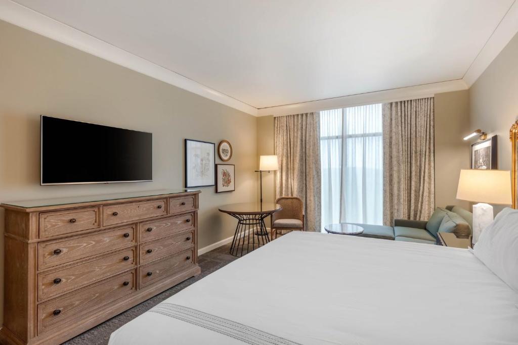 Omni Barton Creek Resort and Spa Austin - Ada Dlx Room W Roll Dans La Douche-1 Lit King