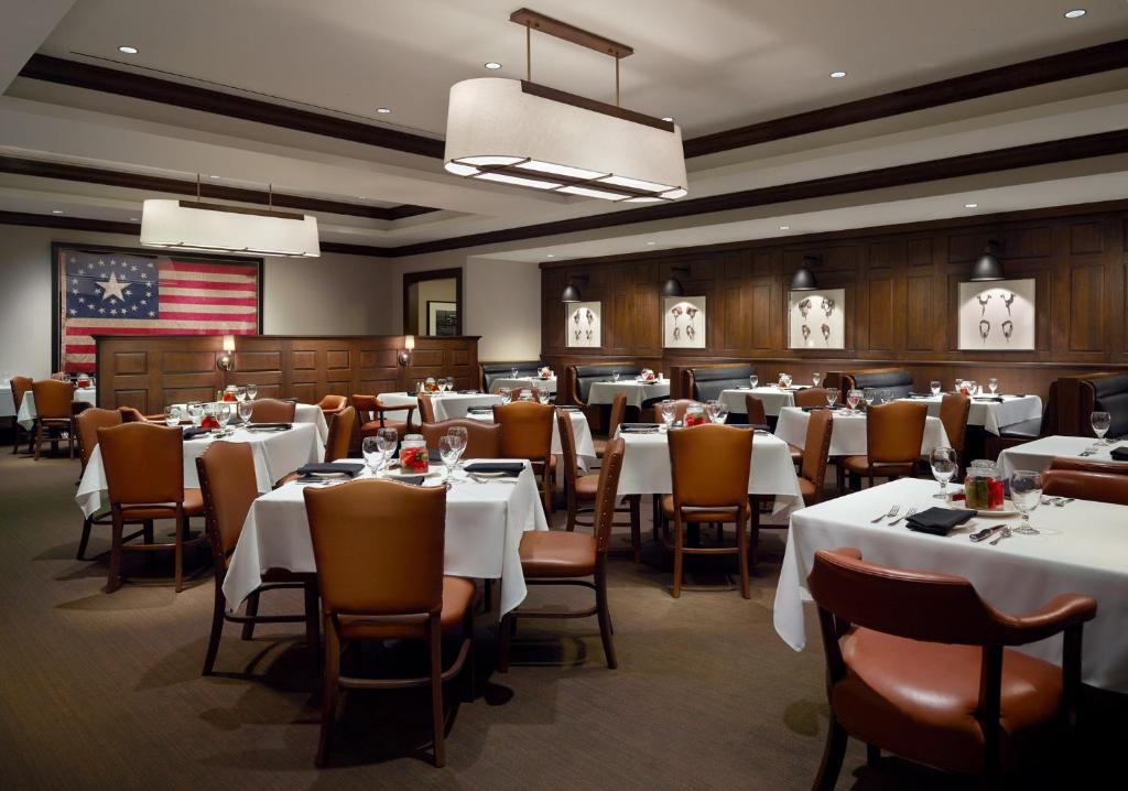 Restaurace v ubytování Omni Barton Creek Resort and Spa Austin