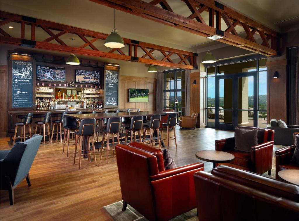 Restaurace v ubytování Omni Barton Creek Resort and Spa Austin