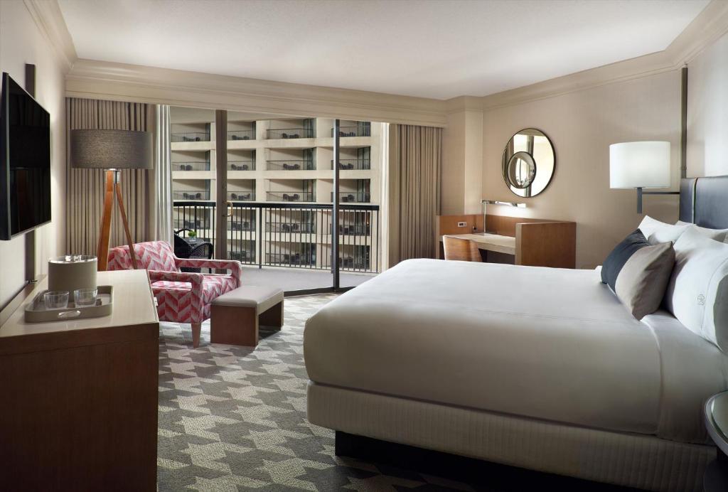Omni Atlanta Hotel at Centennial Park - Deluxe Kamer 1 Kingsize Bed