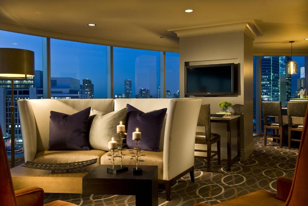 Omni Dallas Hotel - 
