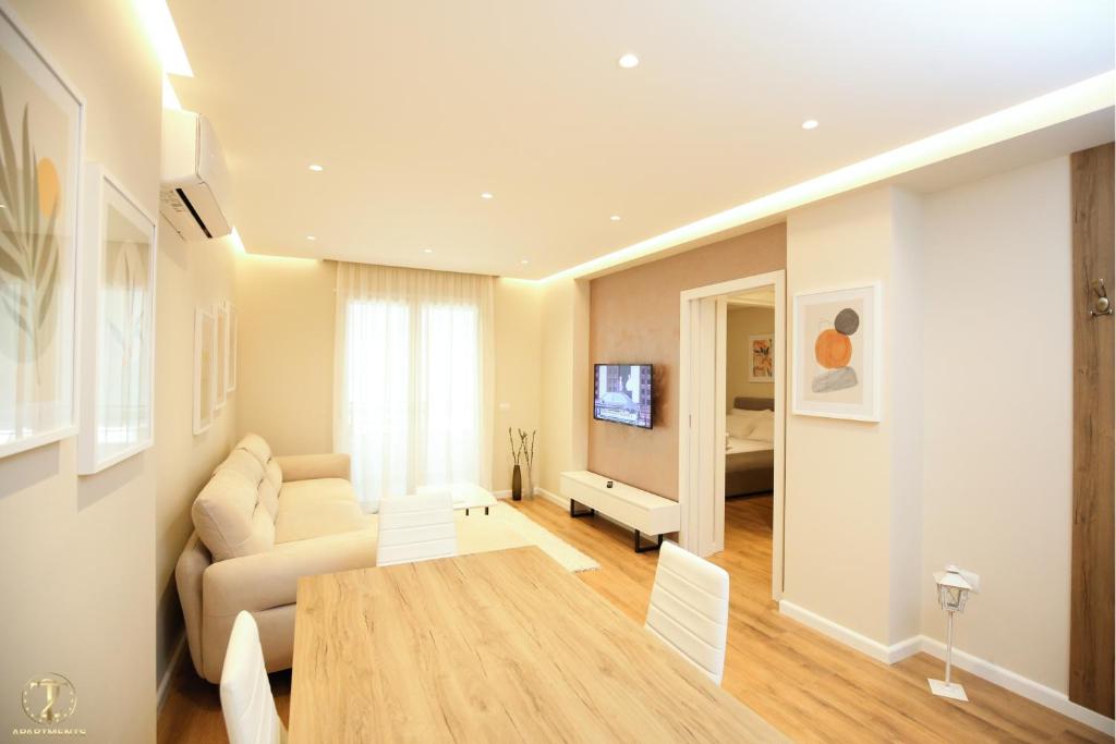 T2 city apartments - Image 1