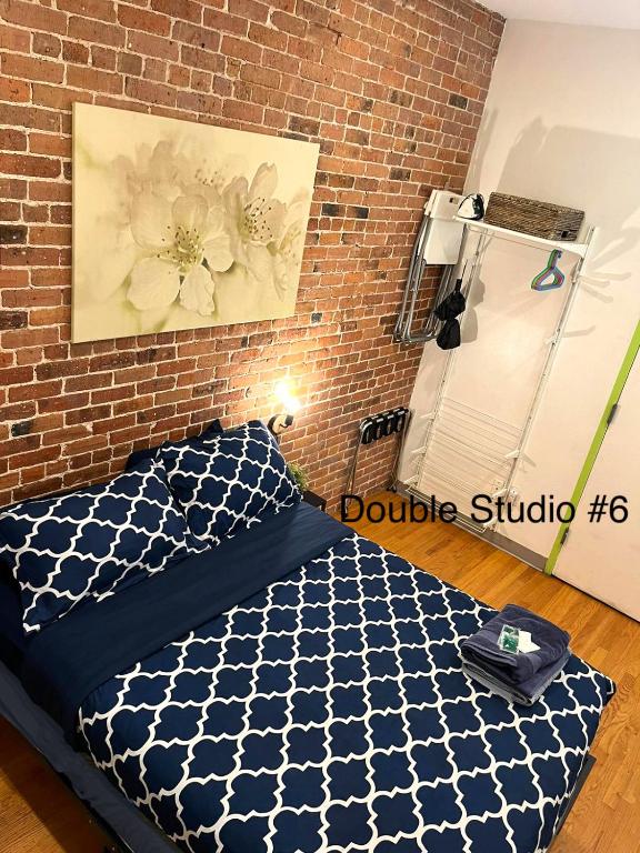 NYC Empire Apartments - 