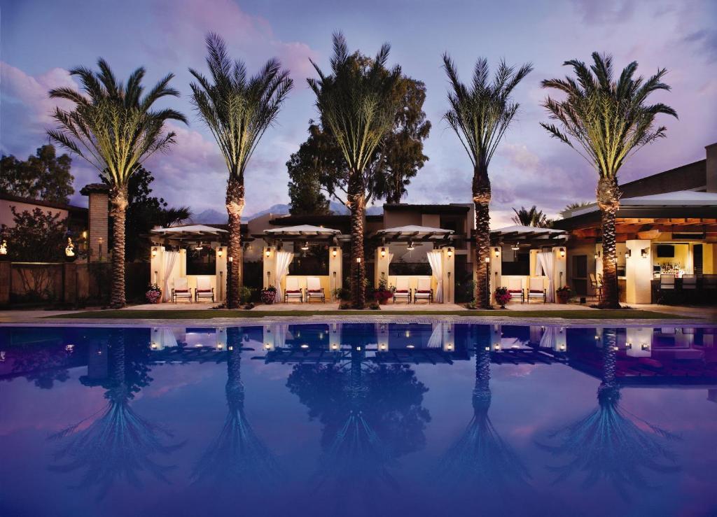 Bazén v ubytování Omni Tucson National Resort & Spa nebo v jeho okolí