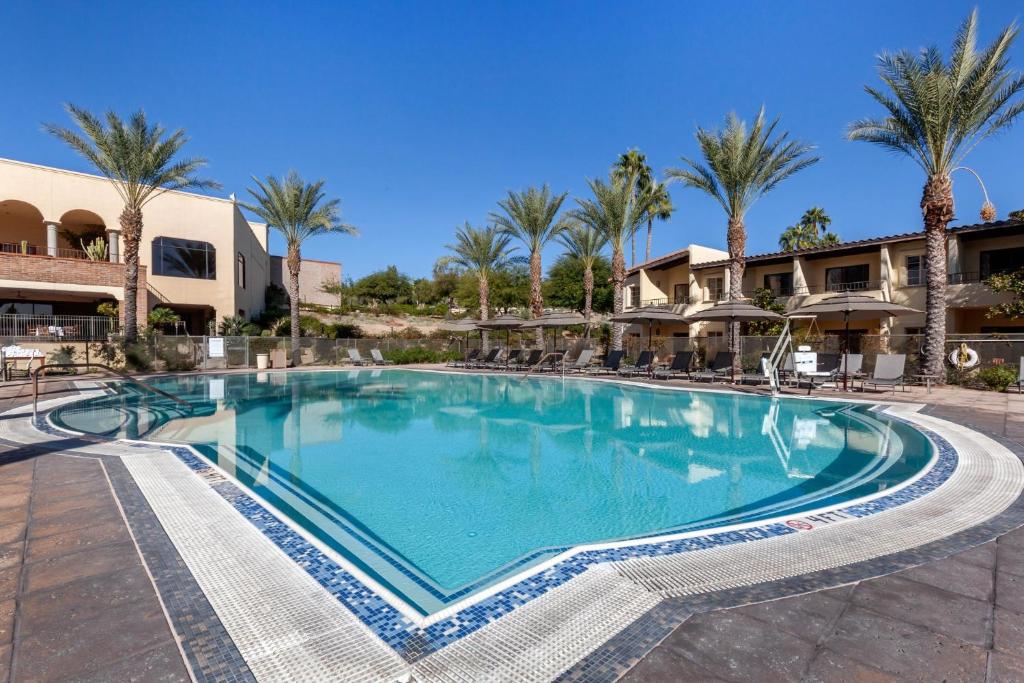 Bazén v ubytování Omni Tucson National Resort & Spa nebo v jeho okolí