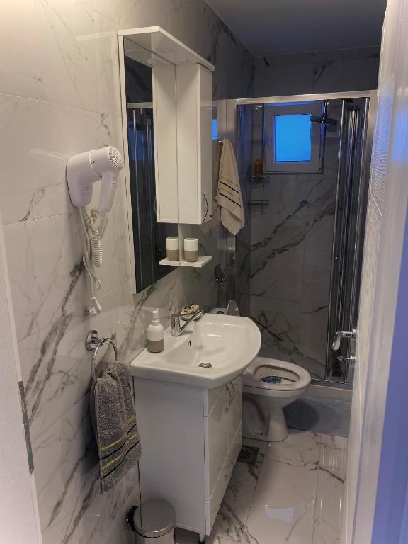 Koupelna v ubytování Apartmani Orlović Bar