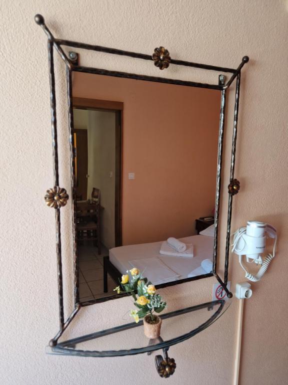 Posteľ alebo postele v izbe v ubytovaní Studios Achileous 1