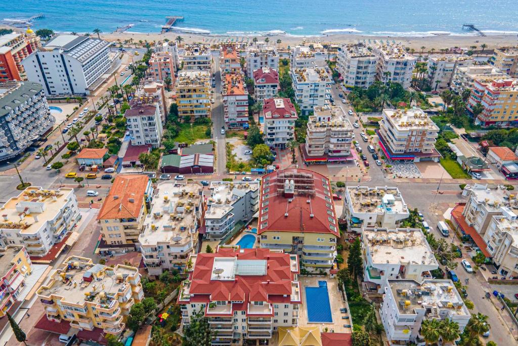 WEEKLY rent of 2+1 apartment 250 m from the sea and in center of all need/Alanyas - Housity