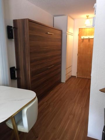 Zdjęcie z galerii obiektu studio cabine chalet club III entièrement rénové w mieście Tignes