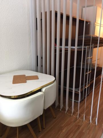 Łóżko lub łóżka w pokoju w obiekcie studio cabine chalet club III entièrement rénové