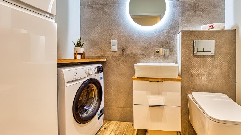 Kúpeľňa v ubytovaní Apartament PO PRACY z SAUNĄ - 5D Apartamenty