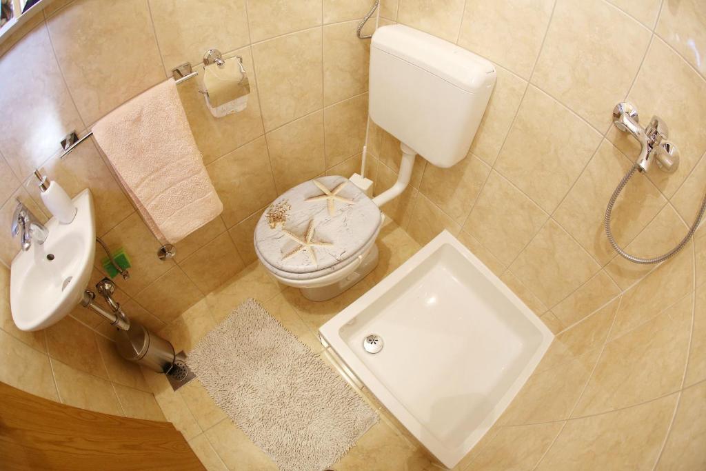 Kúpeľňa v ubytovaní Holiday house Poljana