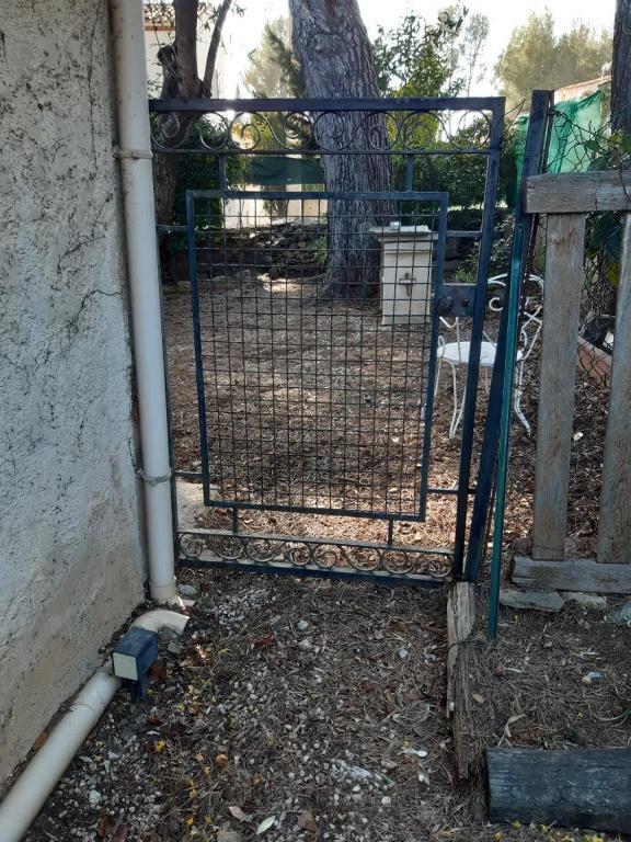 Zdjęcie z galerii obiektu Maison familiale Jardin parking, 10 min plage, 1* w mieście Saint-Cyr-sur-Mer