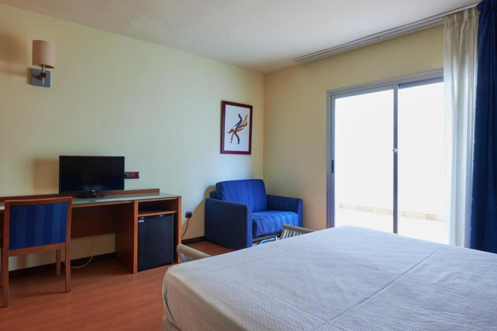 Ramblas Vendrell - Triple Room With Balcony