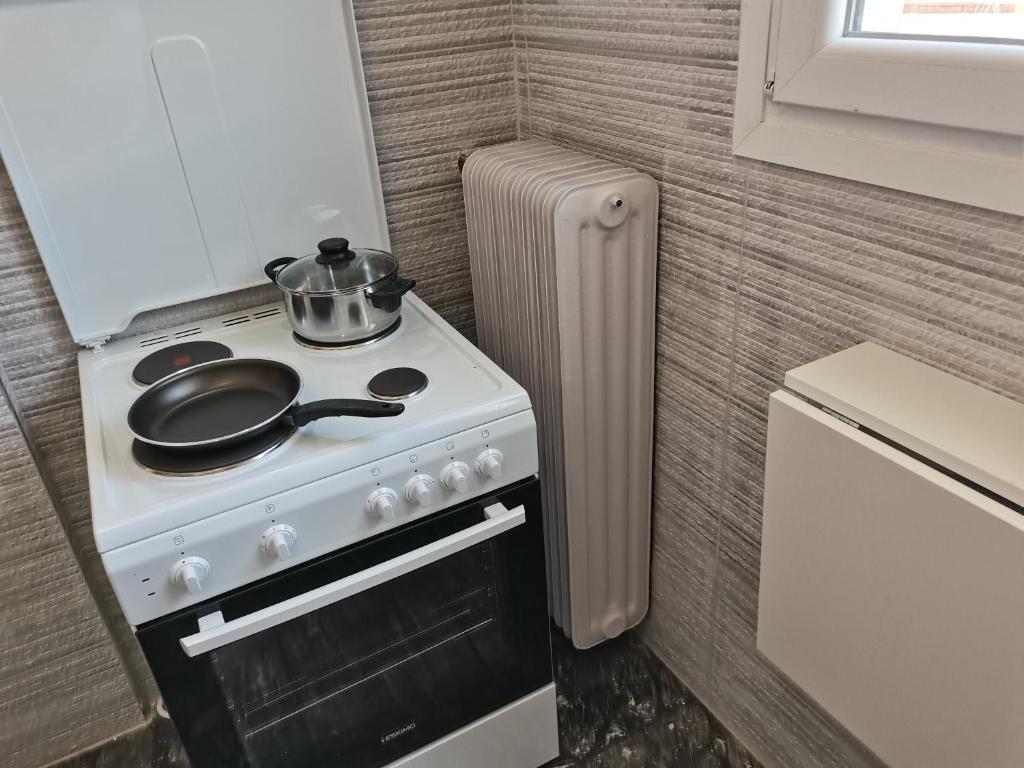 Penthouse spacious w super wifi & terrace, 2 min from metro - 13