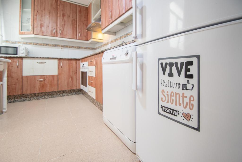 Kuchyň nebo kuchyňský kout v ubytování Apartamento El Anteojo de Cádiz