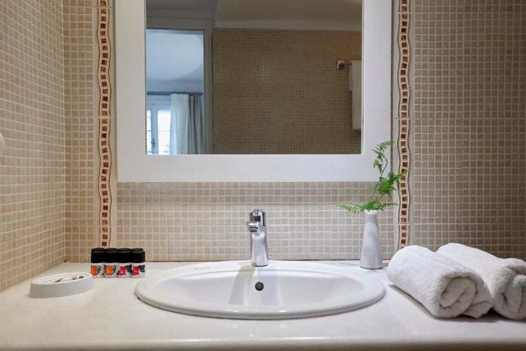 Ванная комната в Hermes Hotel