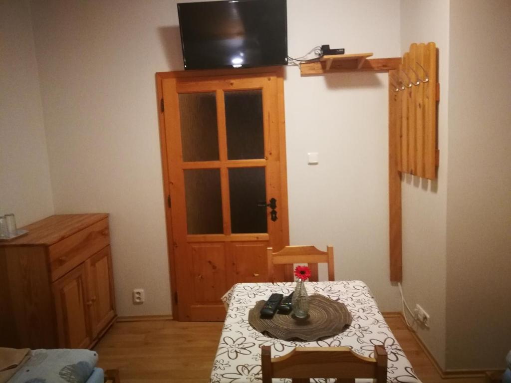 TV a/nebo společenská místnost v ubytování Pod palmou Gerlachov