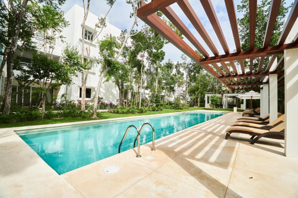 View of Apartment Yoga Deck Outdoor Pilates & Yoga Deck – LuxuryHouses
