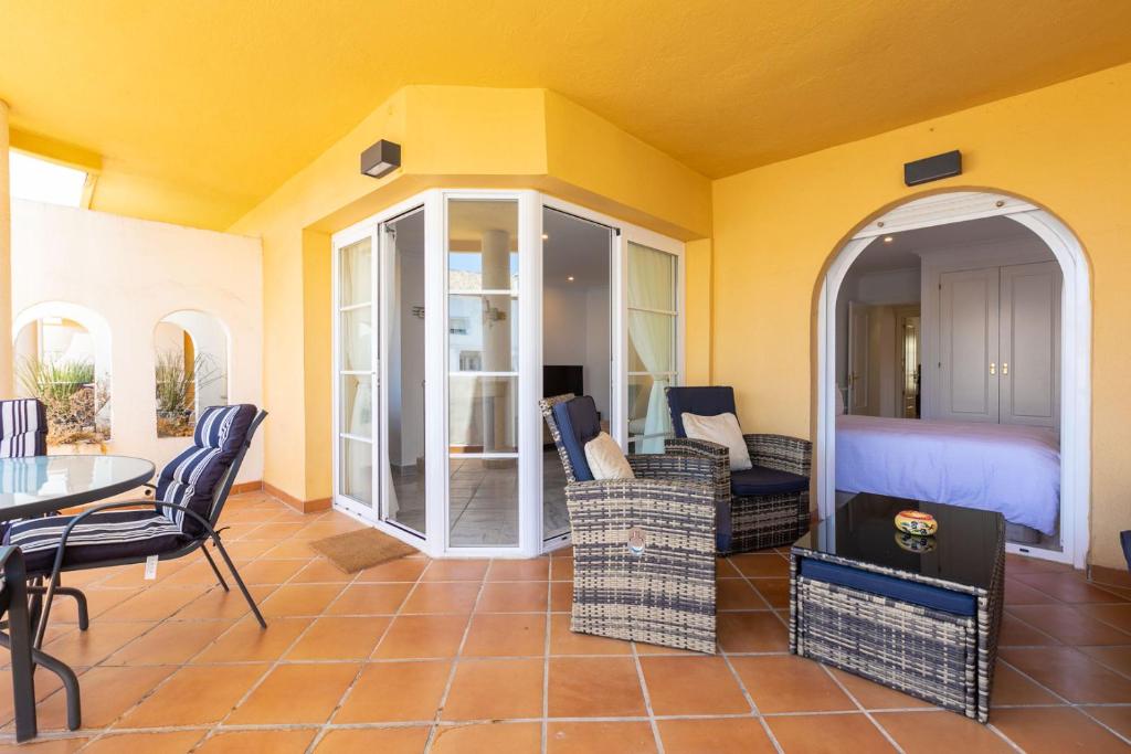 Fotografie z fotogalerie ubytování Beautiful 2 Bedroom Apartment near Puerto banus v destinaci Marbella