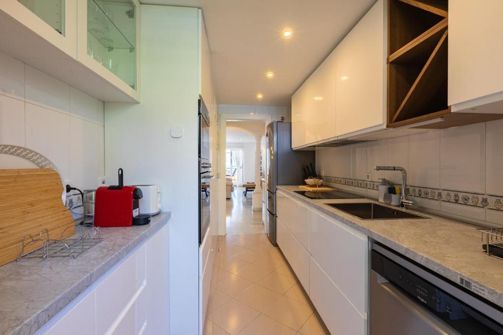 Fotografie z fotogalerie ubytování Beautiful 2 Bedroom Apartment near Puerto banus v destinaci Marbella
