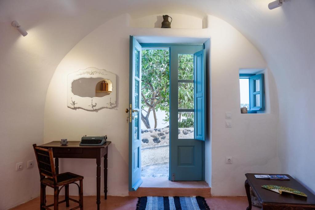 Foto dalla galleria di Santorinio Yellow House a Éxo Goniá