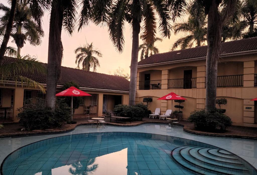 @ SILVER PALMS LODGE