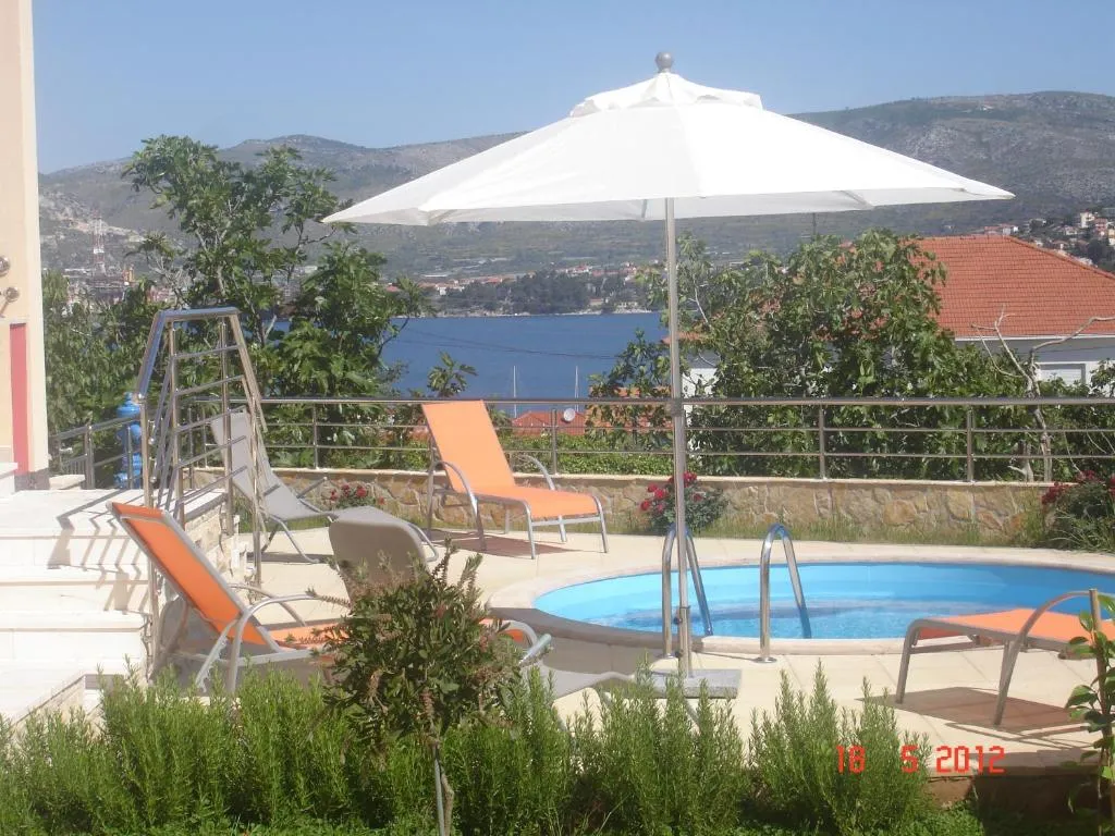 Apartments Leona, Centola, Croatia