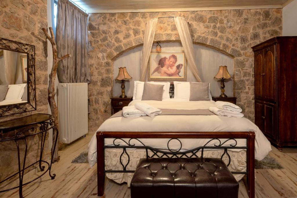 Lykovrisi Guest House - 15