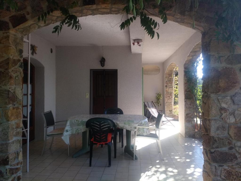 Les Jardins d'Arbousse - Quadruple Room With Terrace